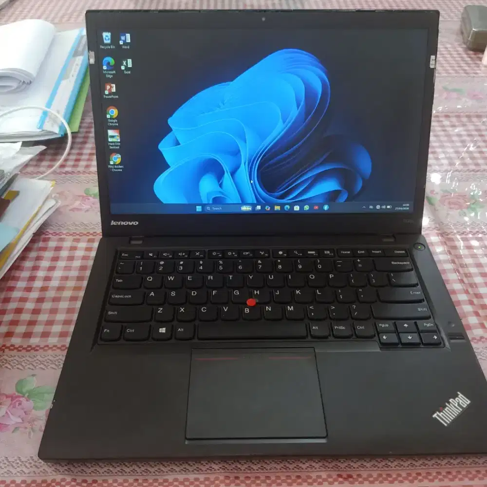 Laptop murah , Lenovo Thinkpad T440s Ram 12 SSD 256 b.u nego