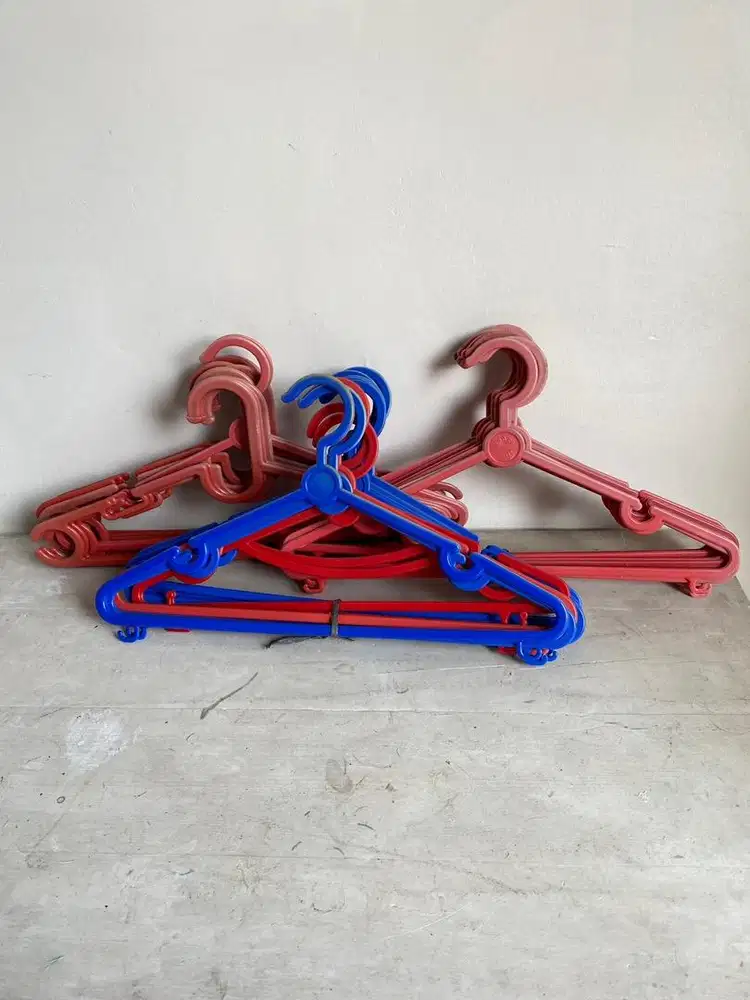 Gantungan baju / Hanger baju 25