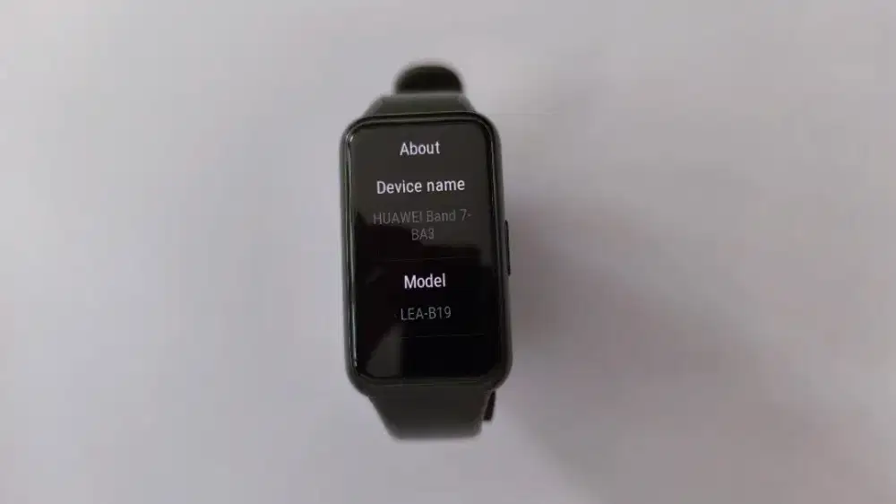 Huawei Band 7 Warna Hijau Lumut