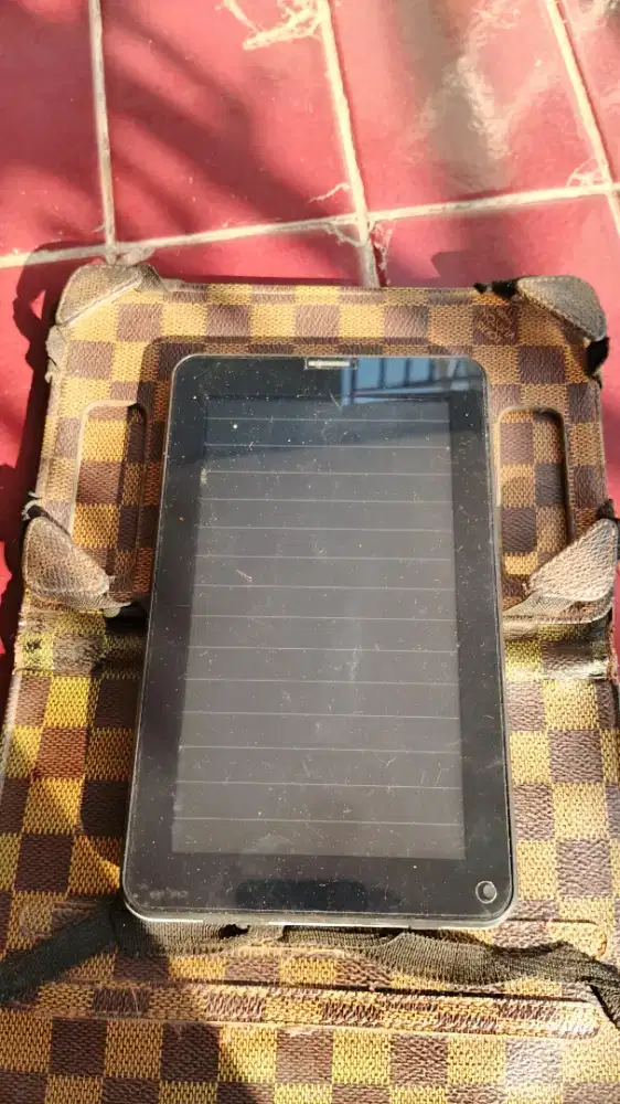 Bangkai tablet Beyond B787