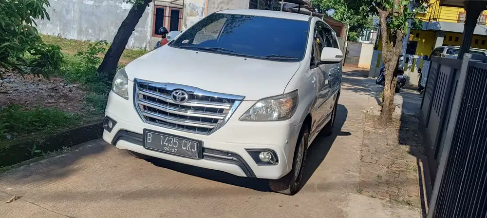 Innova V 2.0 th 2014 Automatic
