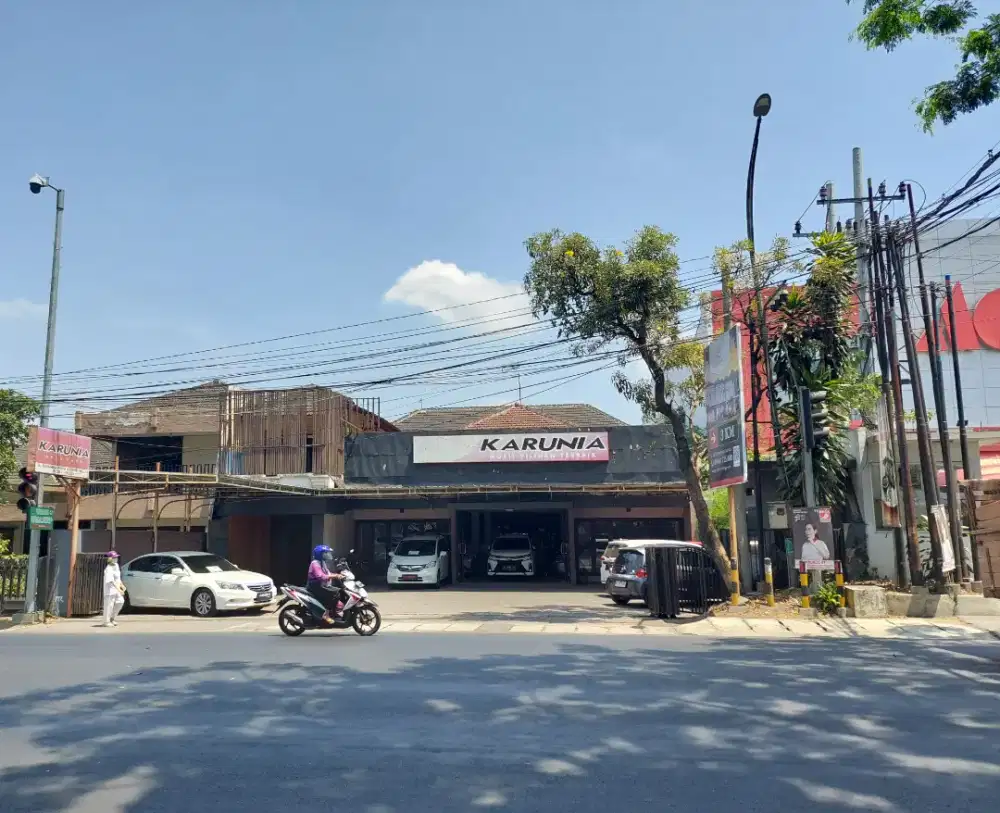 Tempat usaha strategis di tengah kota