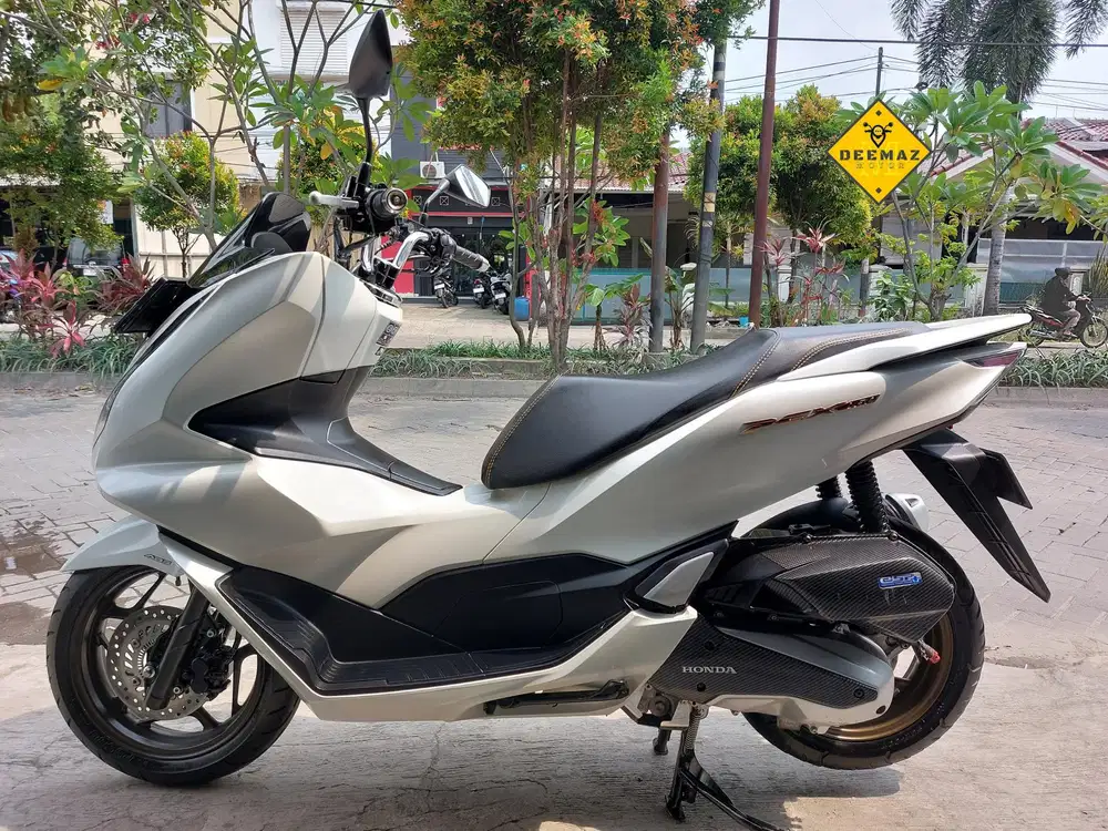 (DP 300)‼️ Honda PCX 160 ABS Putih Mulus 2023 Cash / Kredit