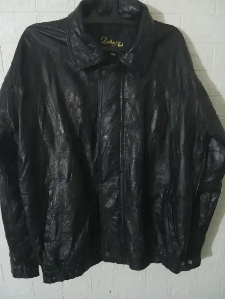 Jaket kulit asli dari Jepang size L kondisi 95%