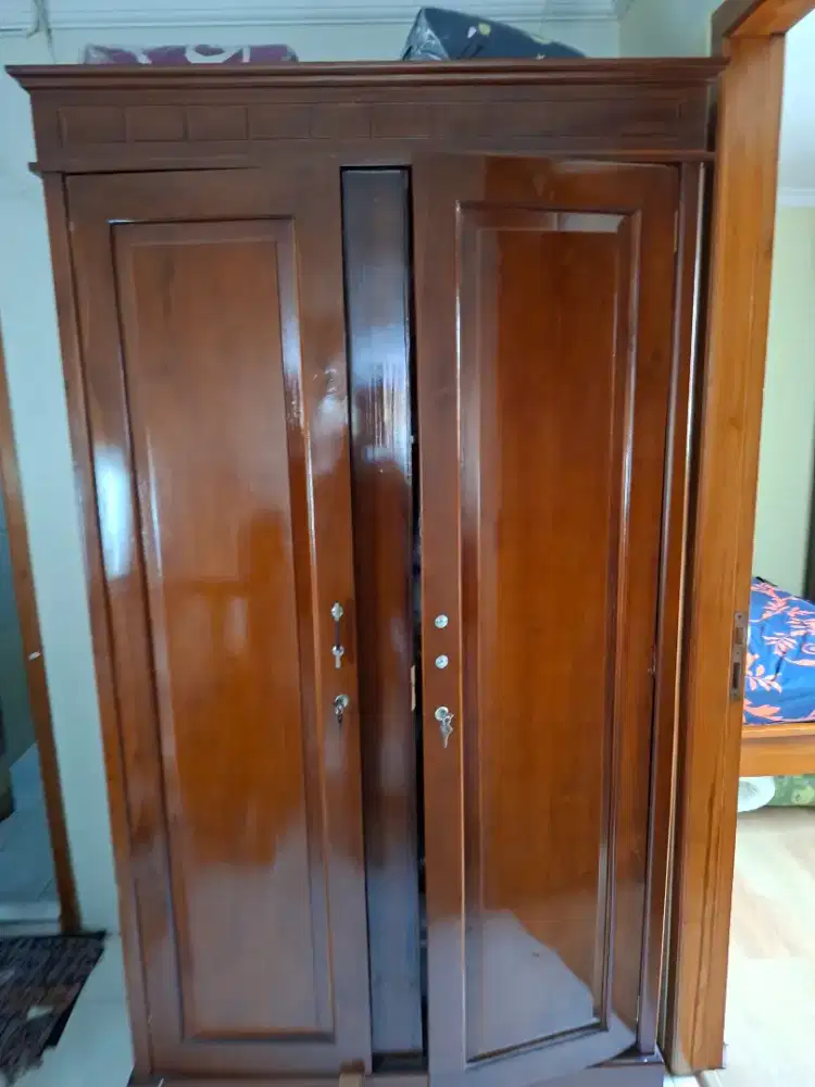 Lemari Kayu Jati