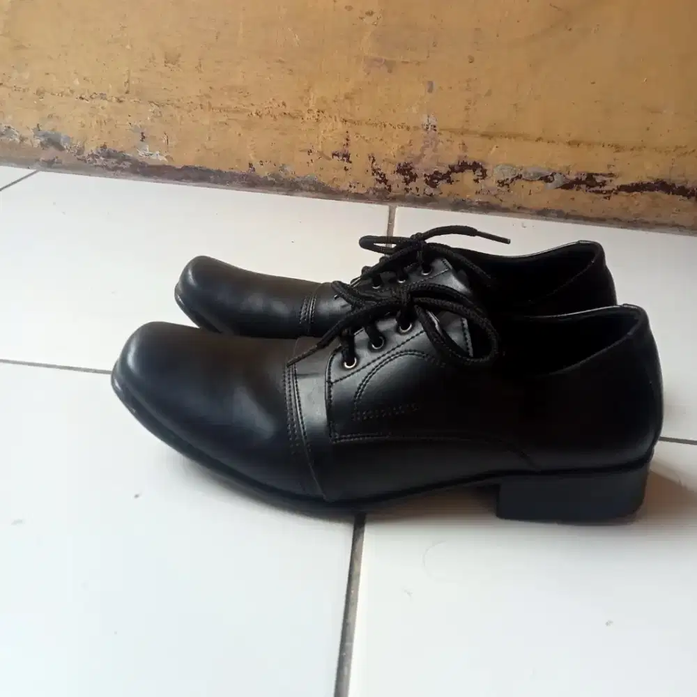 Jual cepat sepatu pantofel Mancastle