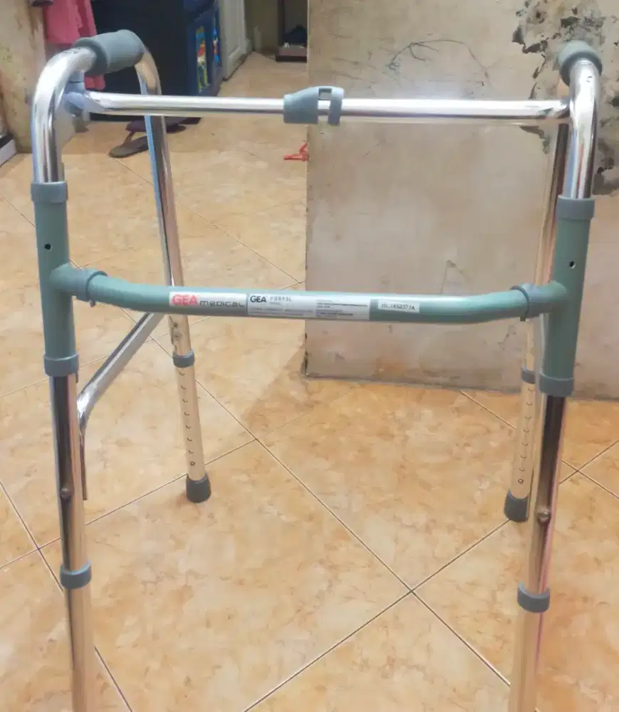 GEA = Wallker lansia untuk kesehatan