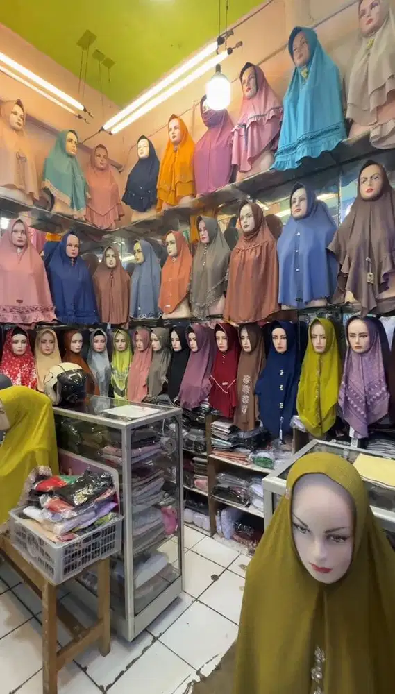 Ruko 2 Bangunan Beserta Isinya