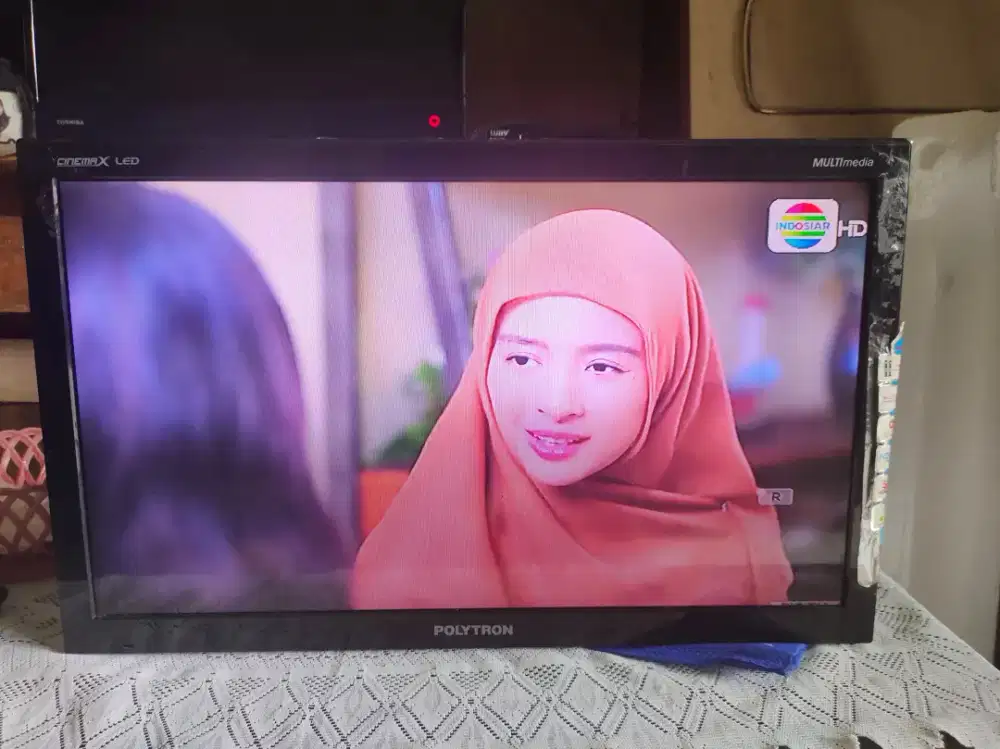 Tv led polytron 24inc + STB