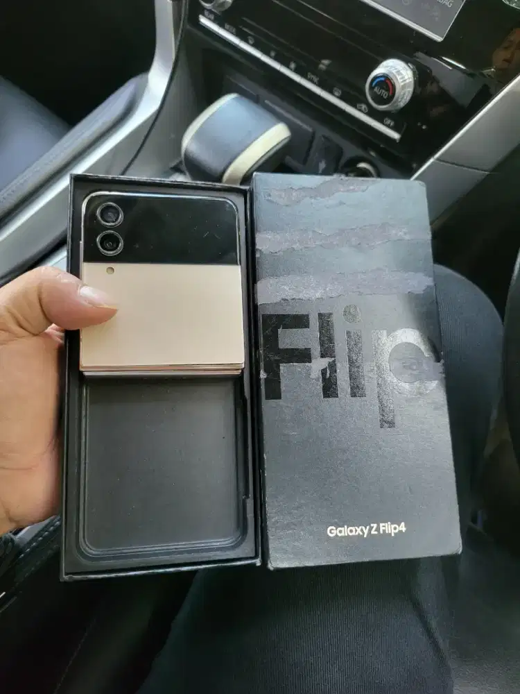 Samsung z flip 4 sein Ram 8/256 mesin hidup