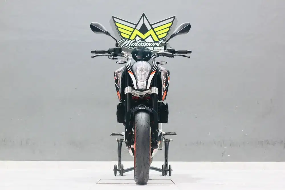 KTM Duke 250 ABS like new MT25 Z250 benelli TNT 250 versys 250