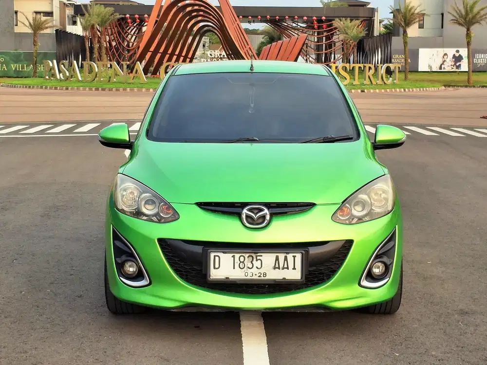 Mazda 2 R 1.5 At 2012