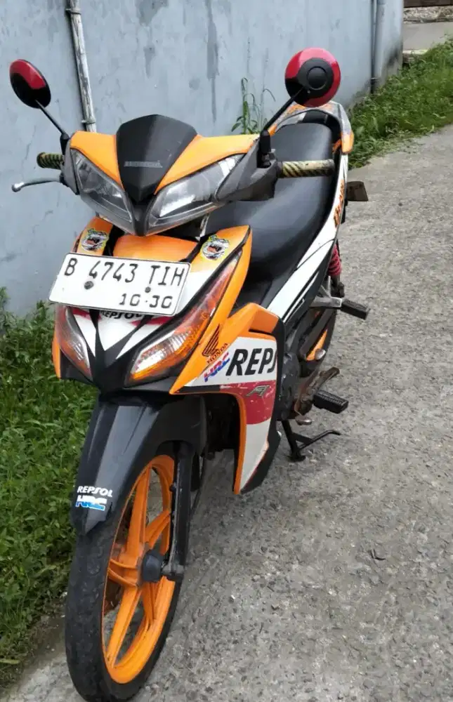 Honda Blade cw resing mesin djamin halus,pemakaian pribadi,stater on