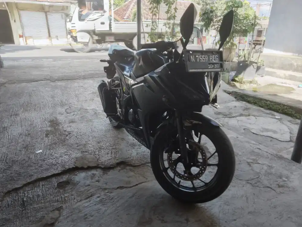 Dijual Motor CBR150R 2018
