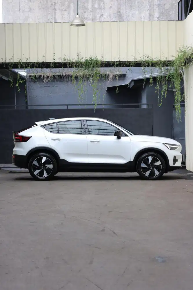 [ LOW KILOMETER ] VOLVO C40 BEV RECHARGE AWD 2023