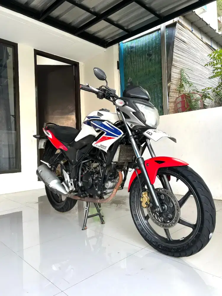 Jual cepat CB 150R BUTUH UANG