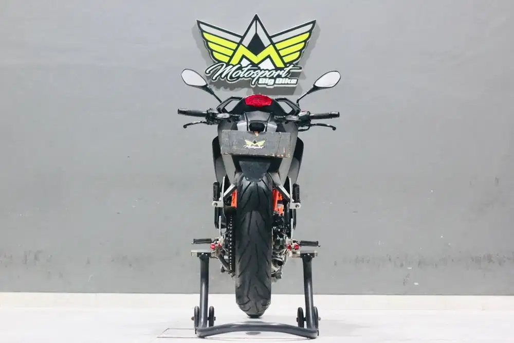 KTM Duke 250 ABS like new MT25 Ninja 250 Z250 CBR 250