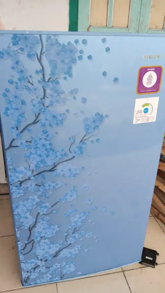 KULKAS SHARP ISTIMEWA, LIKE A NEW