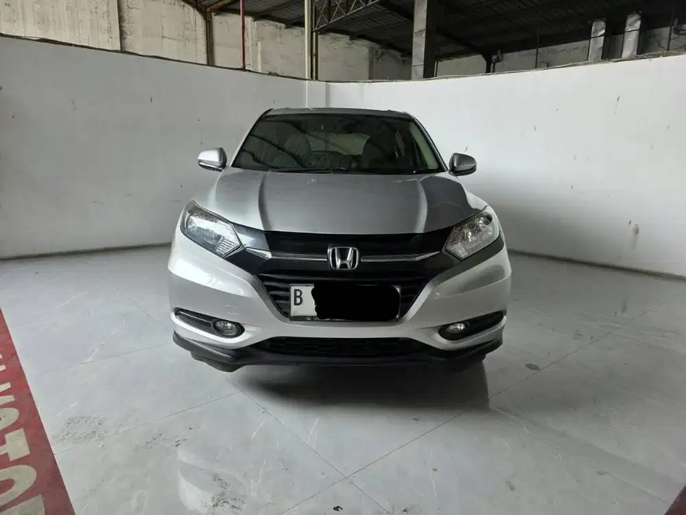 Honda HRV S MT ( Manual ) 2015 Abu abu muda km 72rban plat ganjil JS