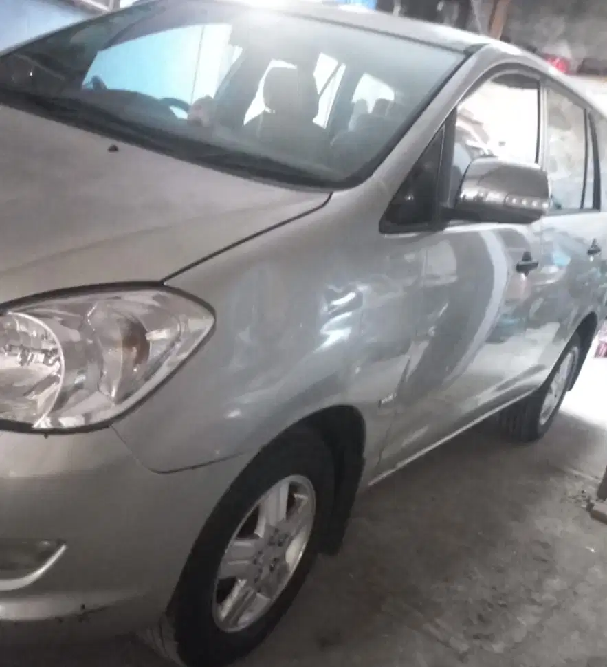 Toyota Kijang Innova 2007 Bensin otomatic surat2 lengkap bpkb faktur