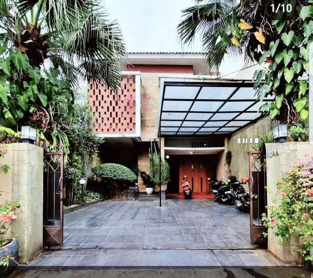 Di jual rumah mewah dengan furnish di pejaten timur jakarta selatan