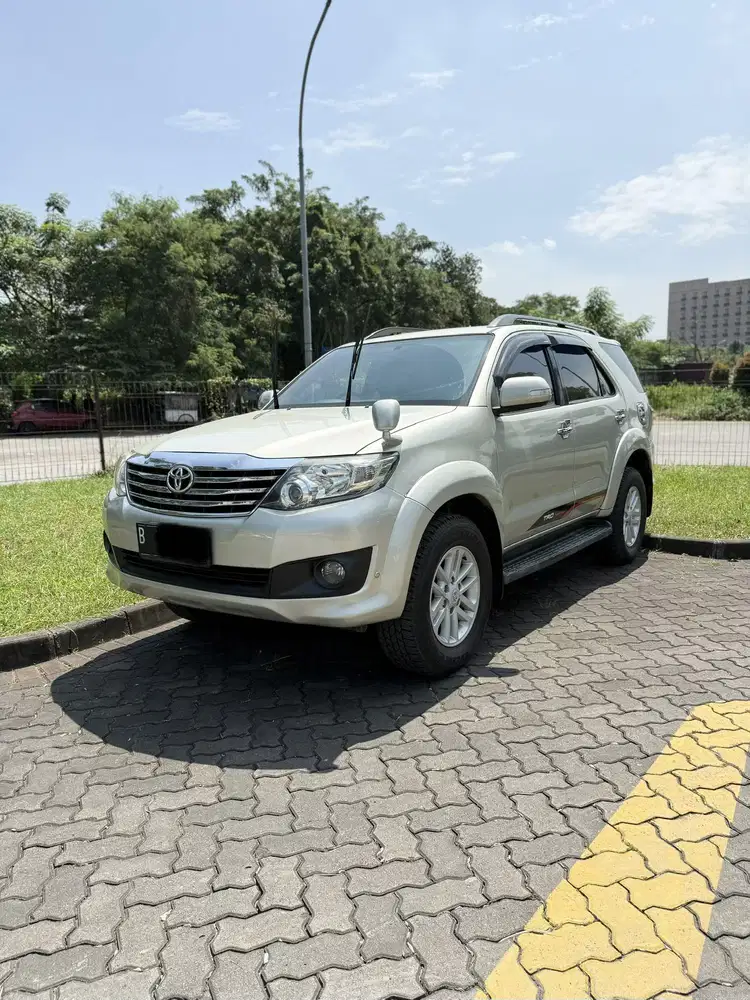 Fortuner 2012 G AT Matic Bensin Silver Rawatan bos