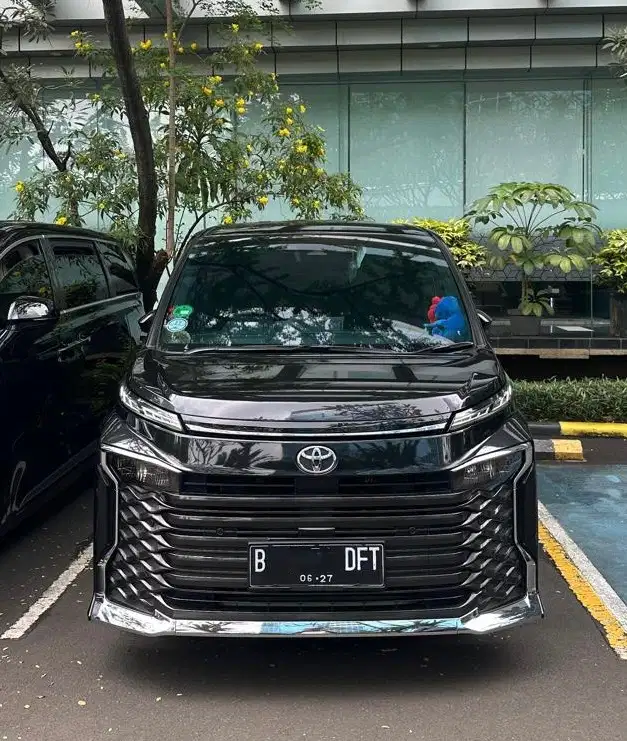 Toyota Voxy 2022 Bensin