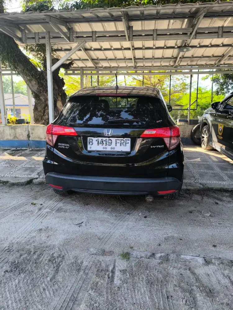 Dijual Honda HRV Hitam Tipe  S/MT 2015