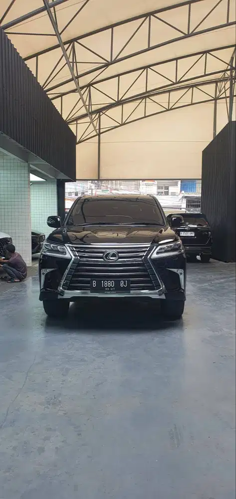 LX570 Kondisi sangat terawat [Facelift ke 2016]