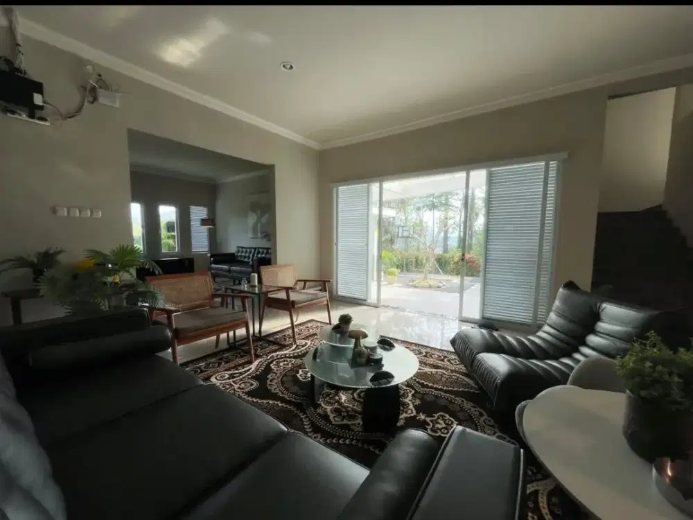 Dijual Rumah Hunian Mewah Baru Semi Furnished Siap Huni Lokasi di Setiabudi Regency Bandung