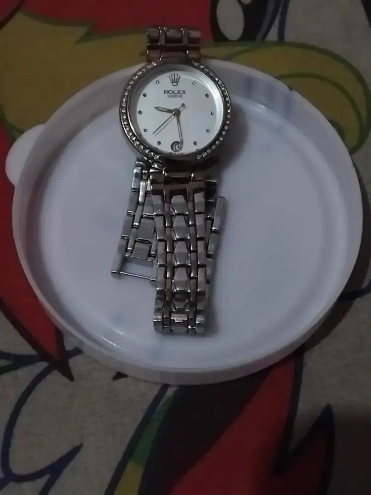 Jam tangan wanita