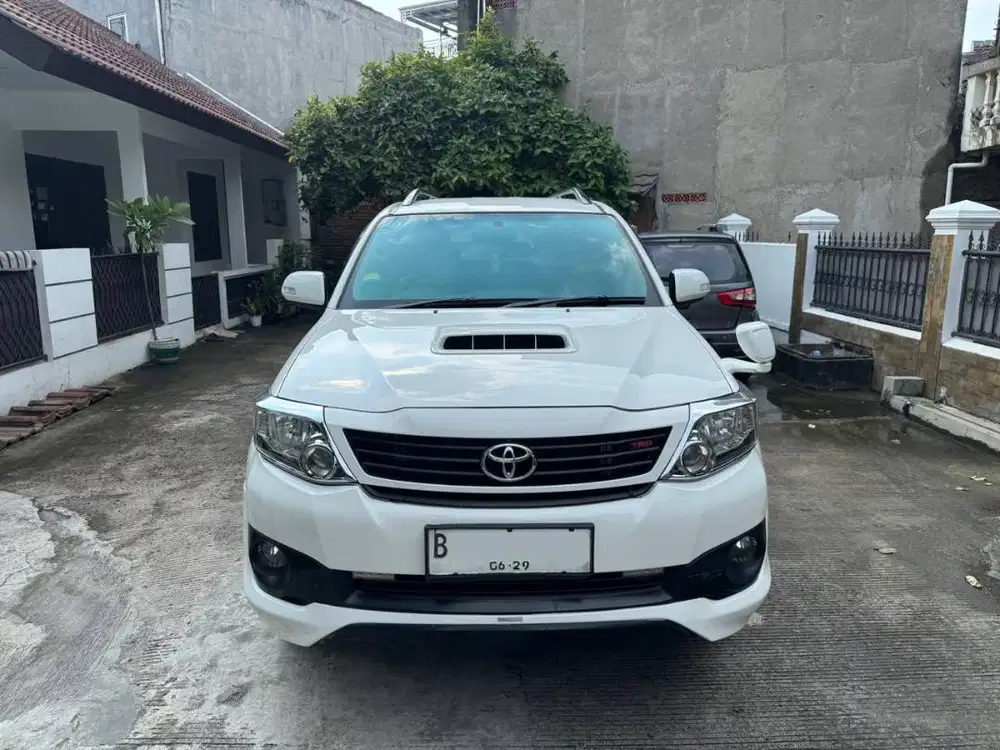 Jual Fortuner VNT TRD