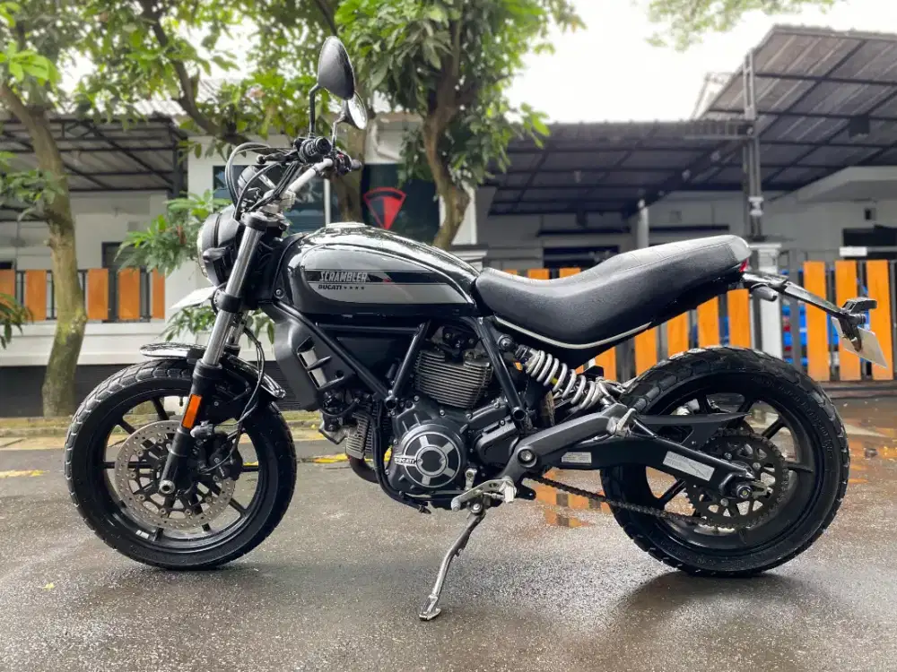 Ducati scrambler 2018 black