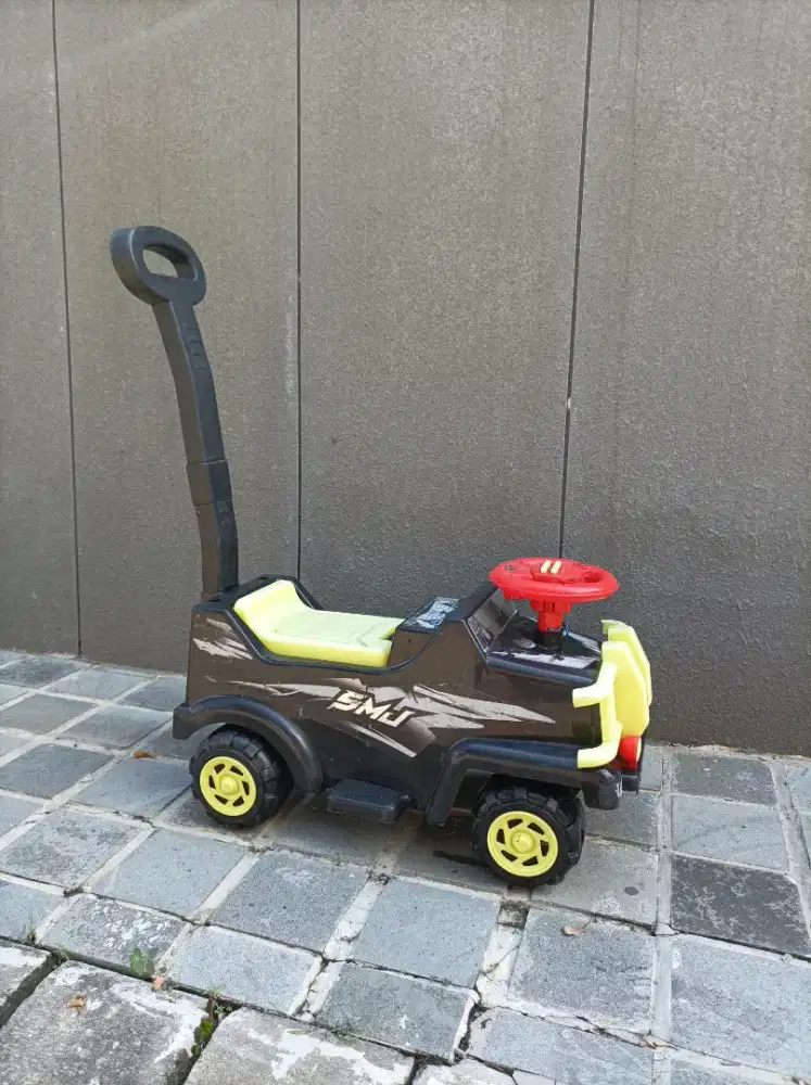 Mobil Mainan Anak Besar Dorong Bisa Dinaiki dan Jalan-Jalan