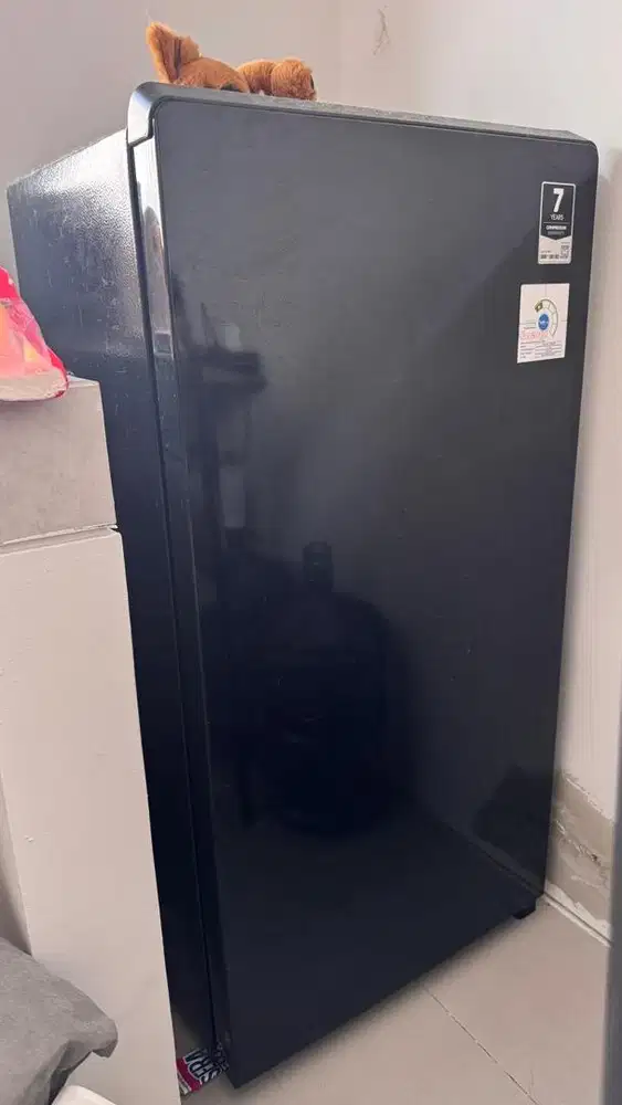 kulkas 1 pintu Aqua pemakaian 6bln