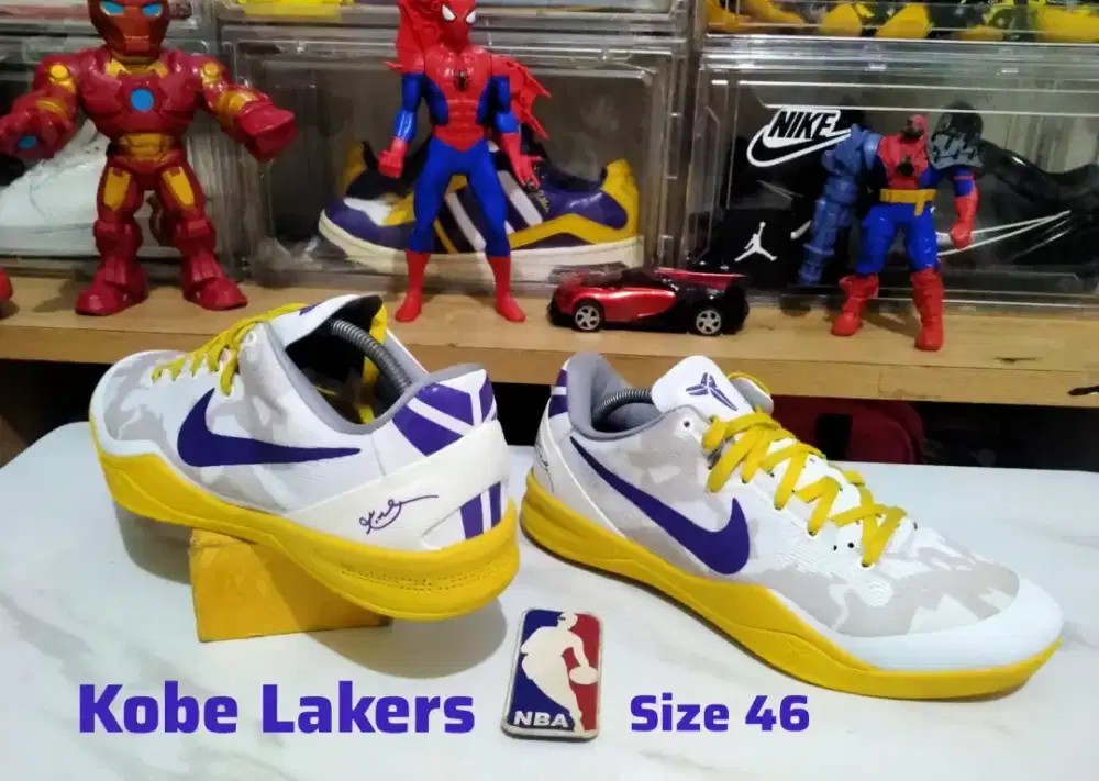 Sepatu Basket Kobe Lakers size 46