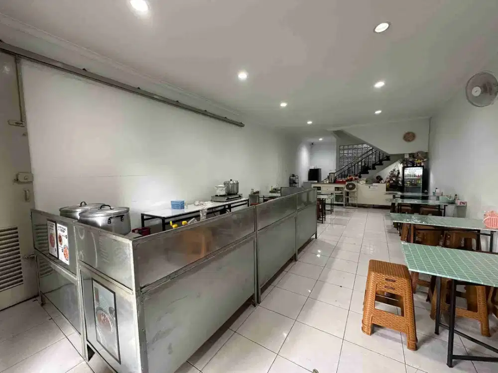 disewakan ruko strategis di Singgasana Pradana, Mekar wangi