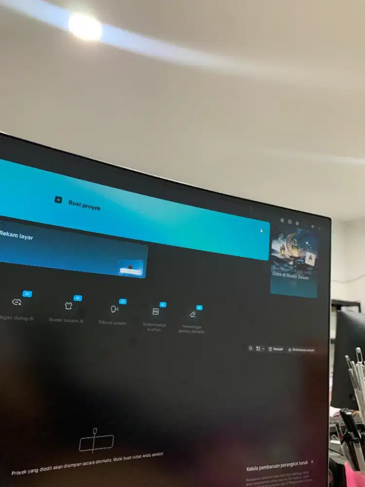 Di cari Konten kreator Segera