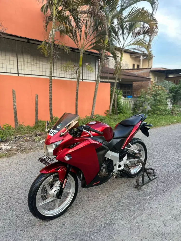 Honda CBR 150R Tahun 2012