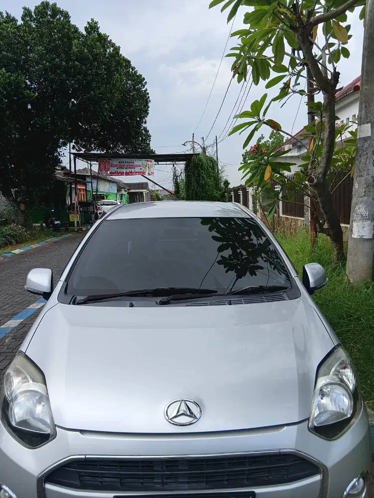 Daihatsu AylaX. 1.0 MT