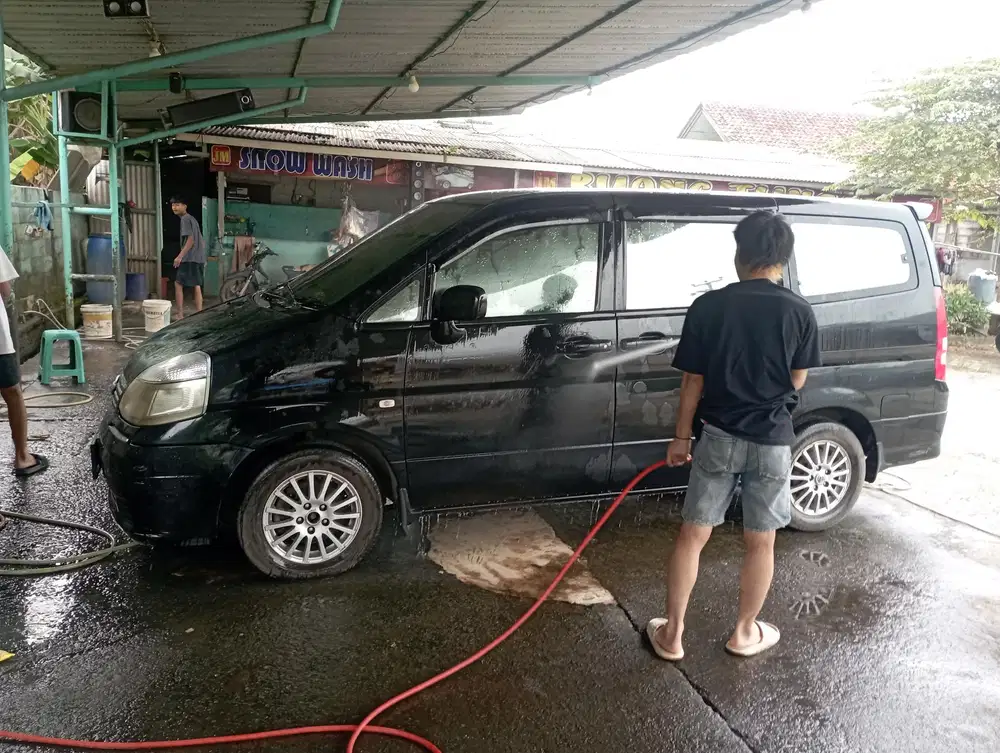 Nissan Serena 2010 Bensin