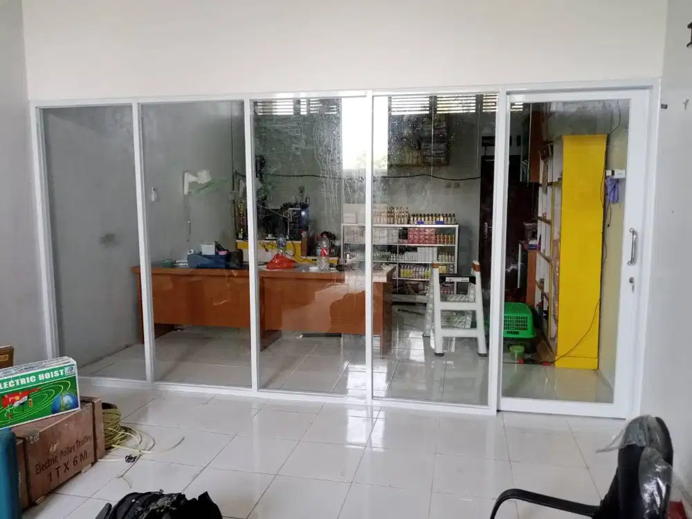 Pasang Partisi - Plafon Gypsum / PVC Kusen Alumunium ALUMINIUM + KACA