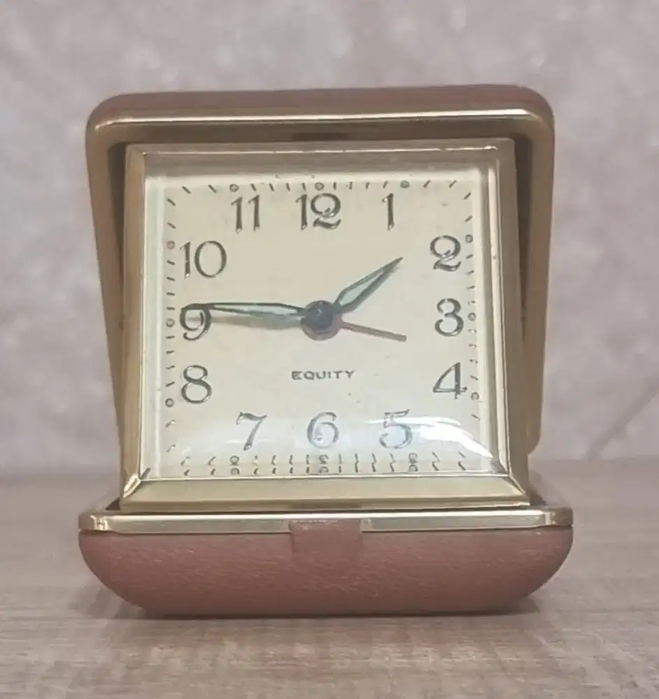 Jam Travel Alarm Vintage