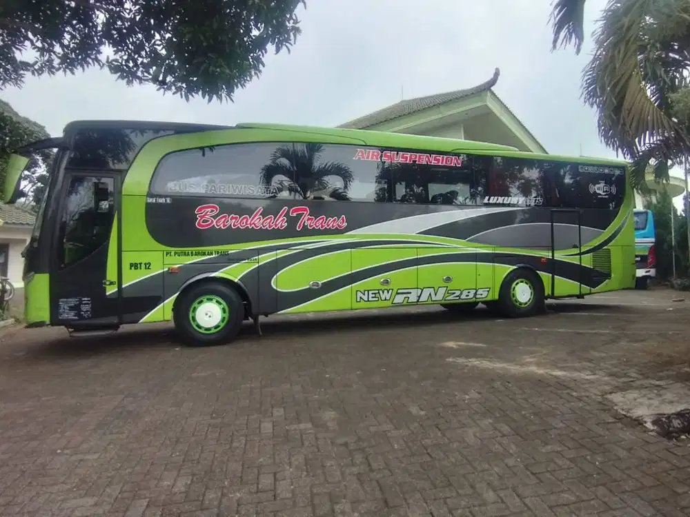 Dijual Bus Pariwisata Bekas R260 Tahun 2014 Siap Jalan Harga Terbaik