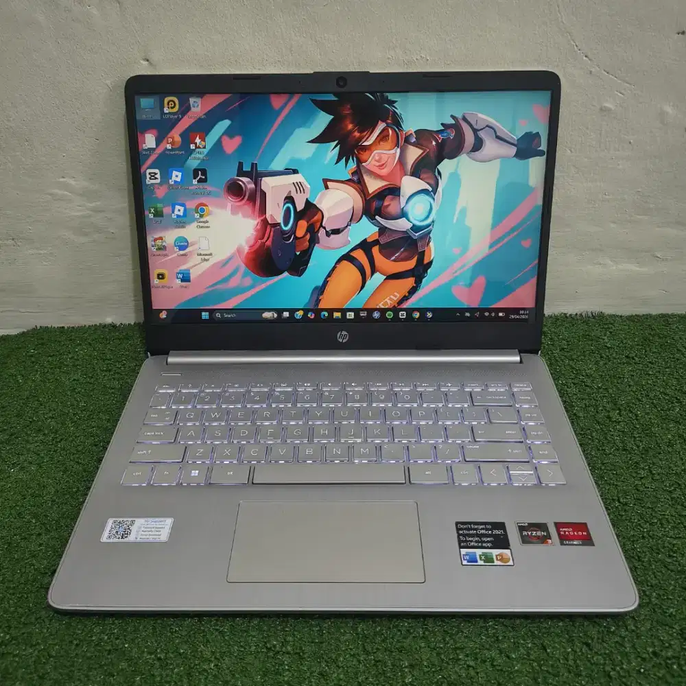 Jual cepat Laptop Hp 14s Ryzen 3 8/256 Key Backlit