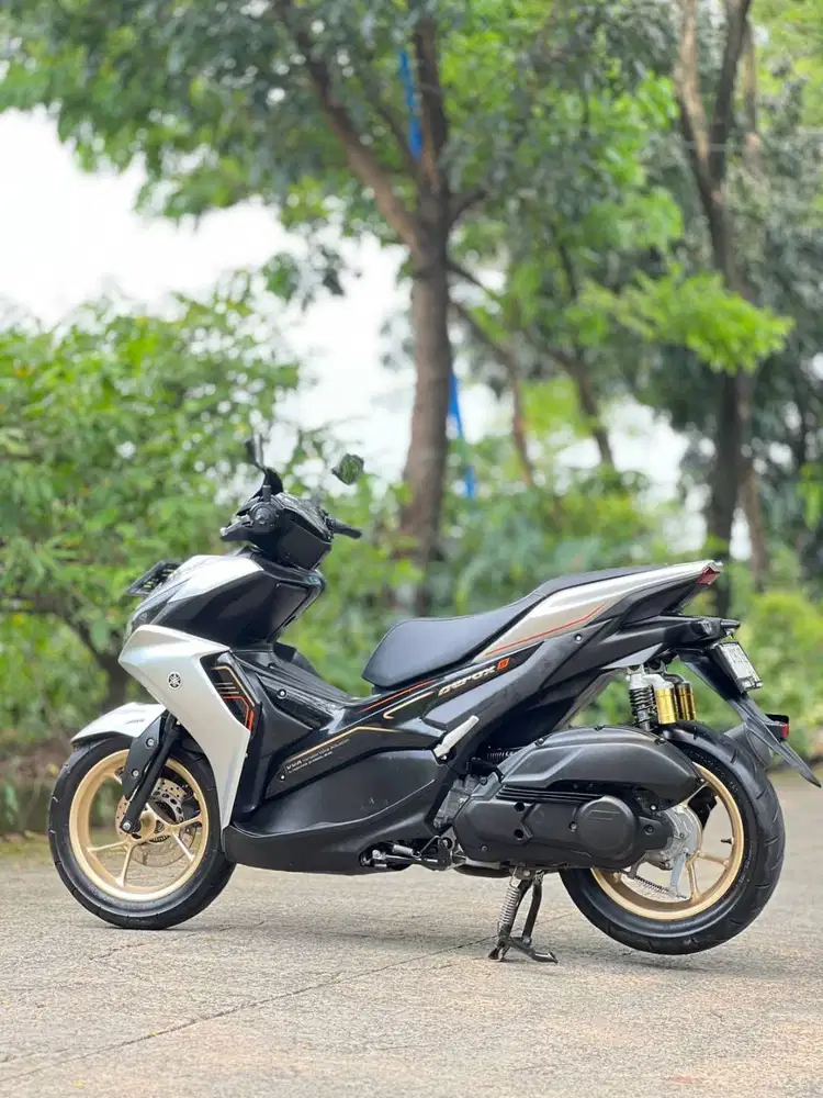YAMAHA NEW AEROX S 155 ABS KEYLESS SILVER 2024 LOW KM PAJAK ON SUPERB