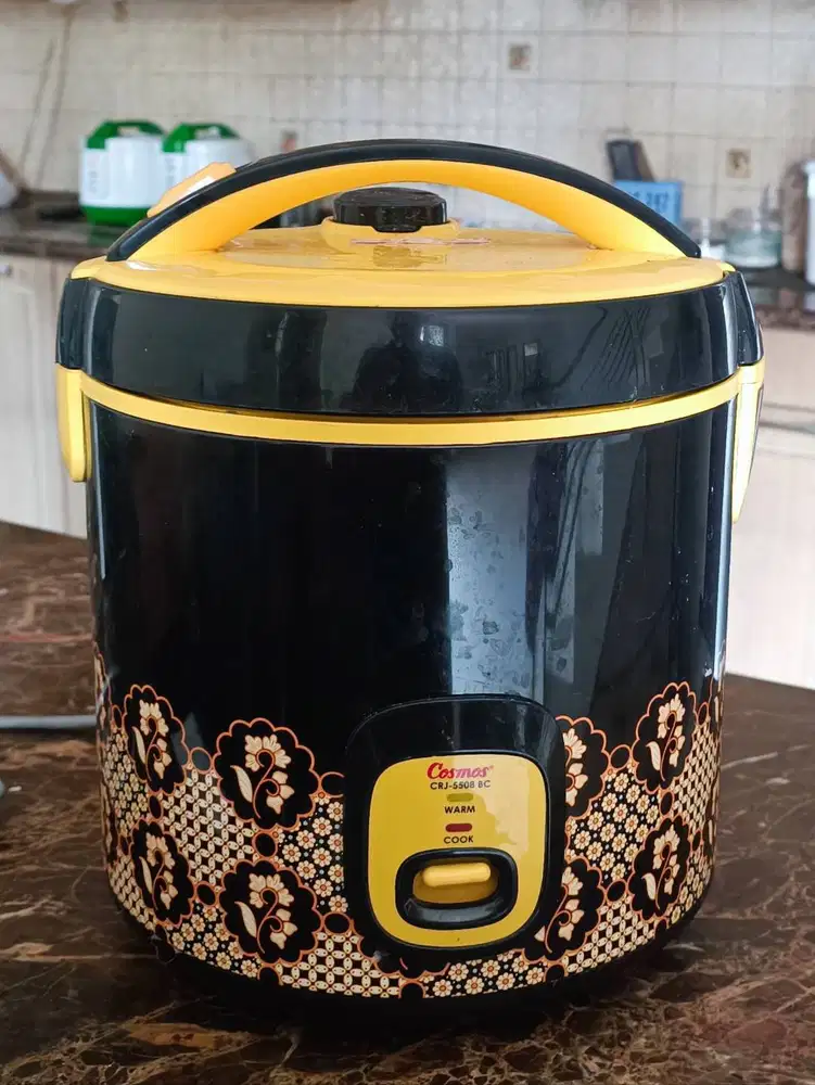 Ricecooker Cosmos 2,5 Liter Warna Hitam Kuning
