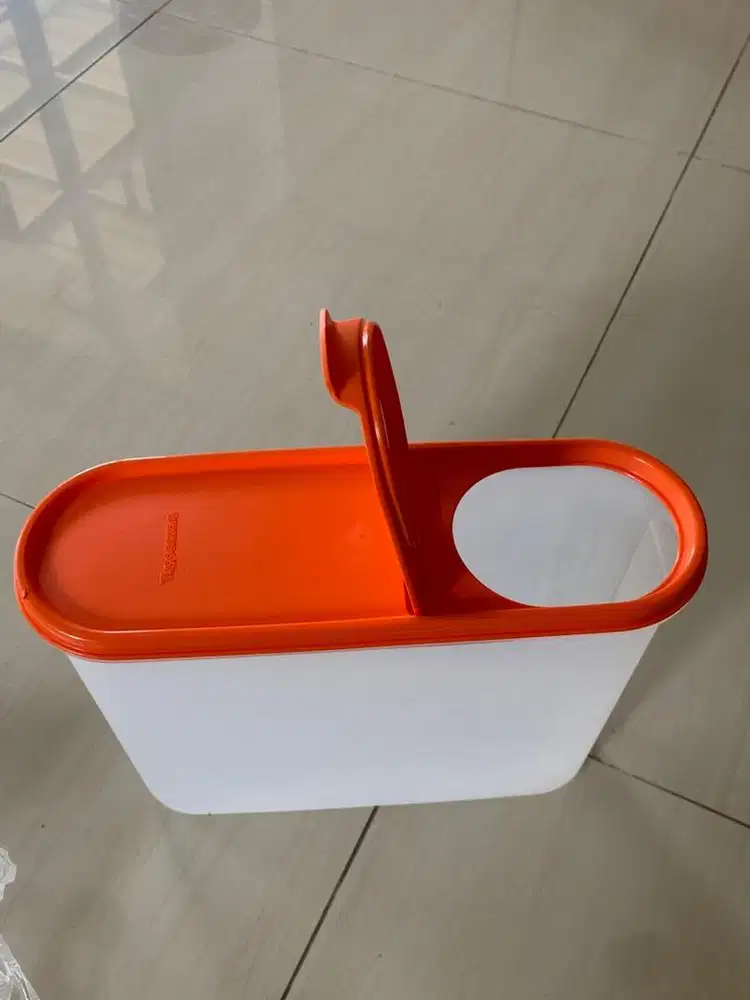 Tupperware Wadah Minuman