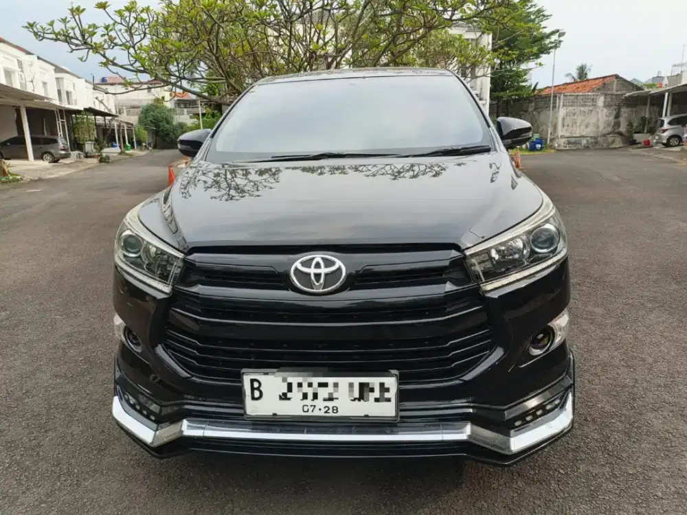 Innova Venturer Diesel AT 2018
