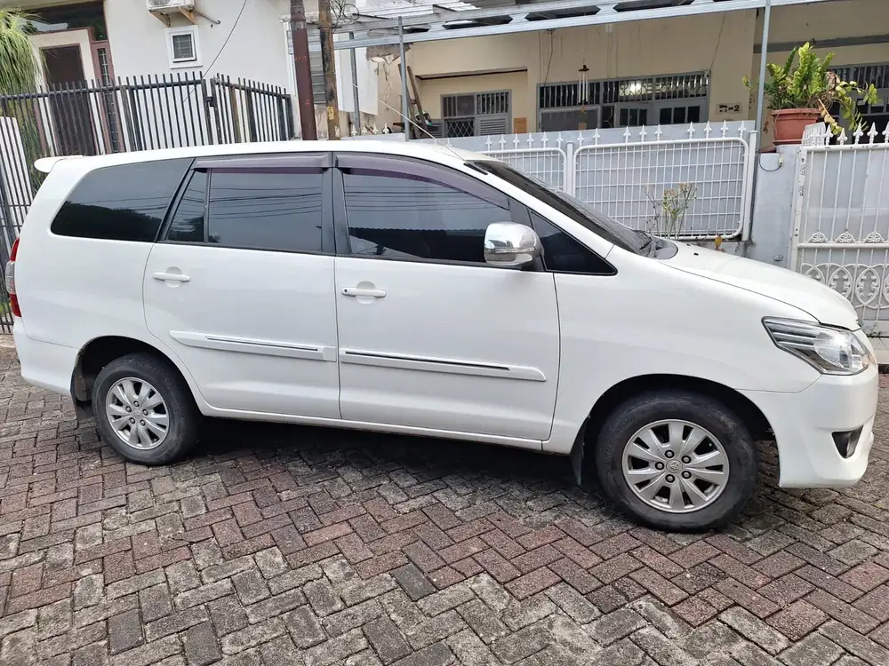 Toyota Kijang Innova 2013 Bensin